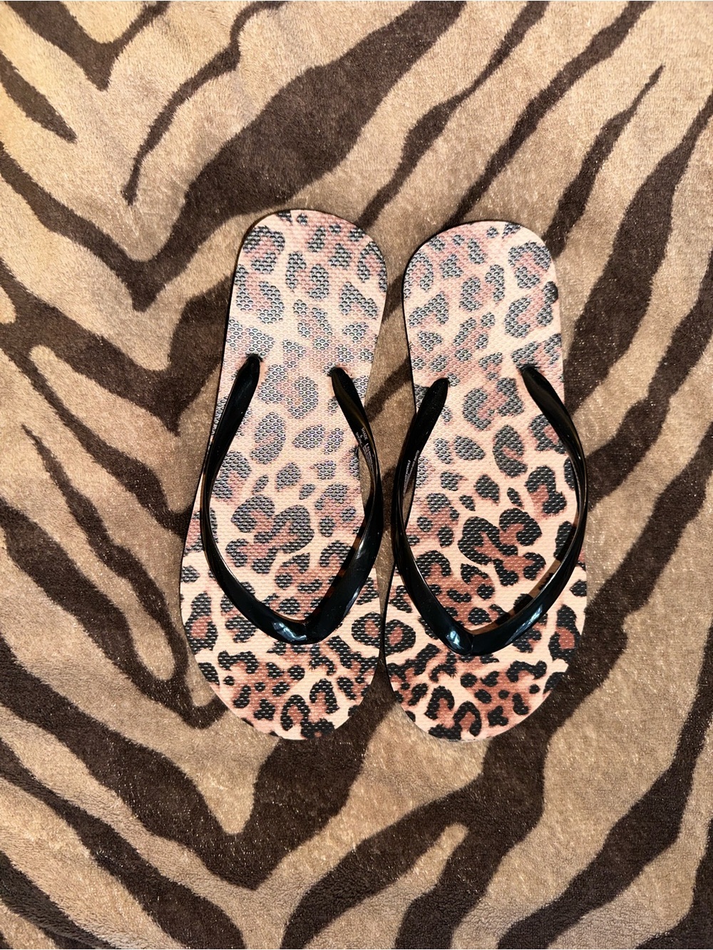 Shade & Shore Leopard Print Flip Flops with Black Straps